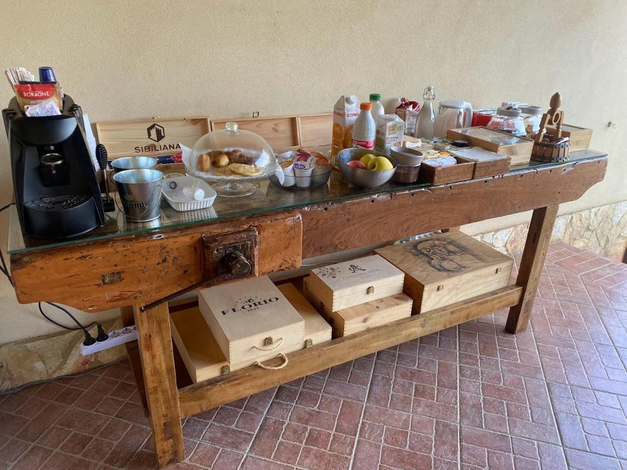 Baglio Olivastro Bed & Breakfast Digerbato Exterior foto